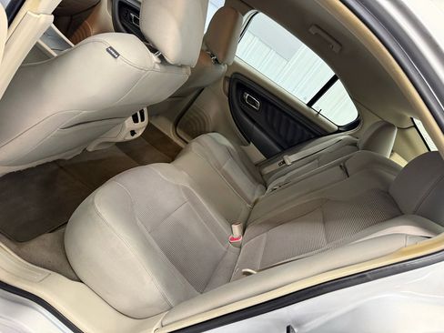Used 2010 Ford Taurus SEL image 57