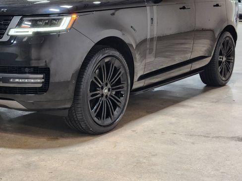 Used 2024 Land Rover Range Rover SE AWD/4WD image 17