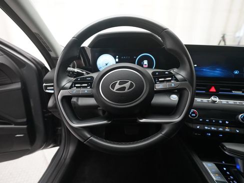Used 2024 Hyundai Elantra Limited FWD image 4