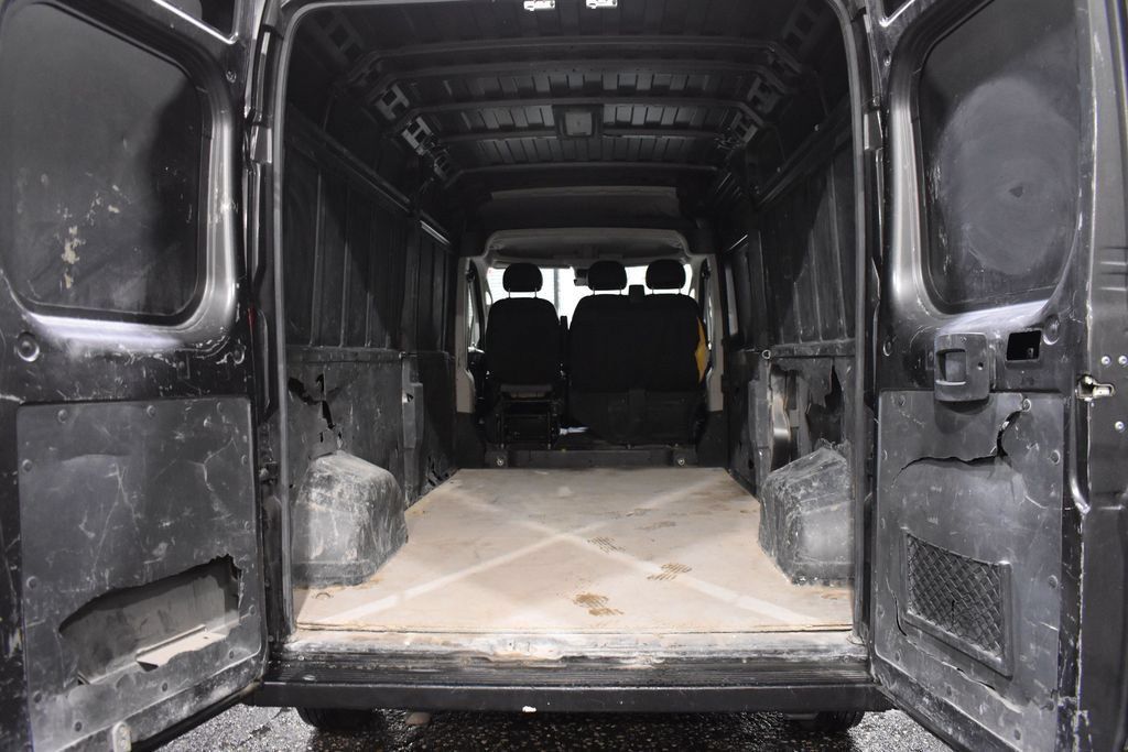 Used 2021 RAM ProMaster 2500 w/ Convenience Group FWD image 11
