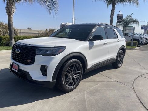 New 2025 Ford Explorer ST image 1