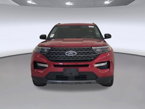 Certified 2022 Ford Explorer XLT w/ Equipment Group 202A RWD image 4