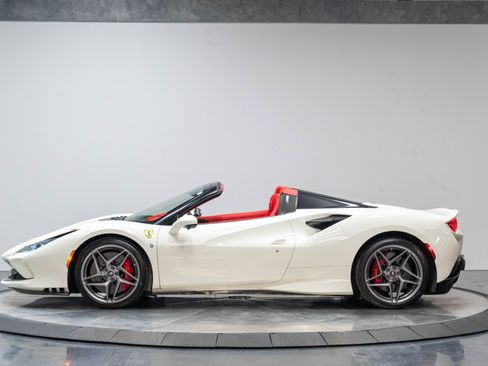 Used 2021 Ferrari F8 Tributo RWD image 50