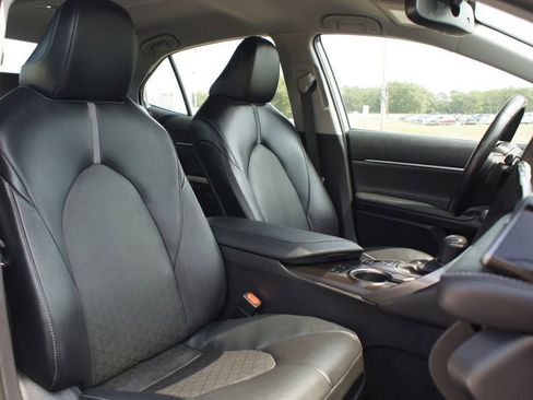 Used 2023 Toyota Camry XSE image 21