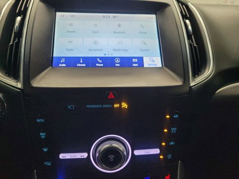 Used 2020 Ford Edge Titanium w/ Equipment Group 301A FWD image 25