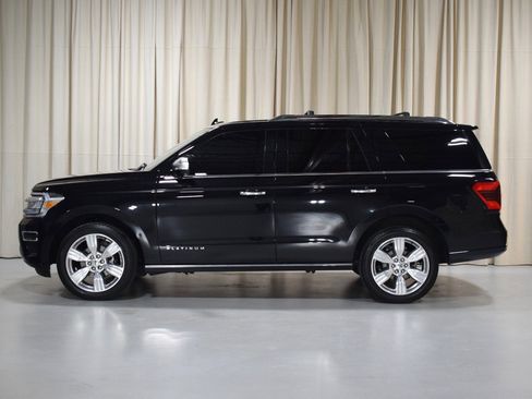 Used 2023 Ford Expedition Platinum image 4