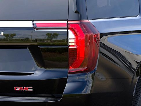 New 2026 GMC Yukon XL Denali w/ Denali Reserve Package AWD/4WD image 11
