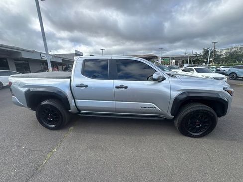Used 2024 Toyota Tacoma TRD Off-Road AWD/4WD image 4