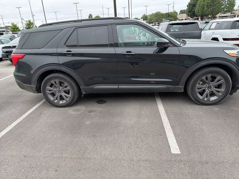 Used 2022 Ford Explorer XLT w/ Equipment Group 202A RWD image 4