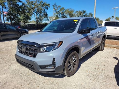 Used 2025 Honda Ridgeline Sport image 3