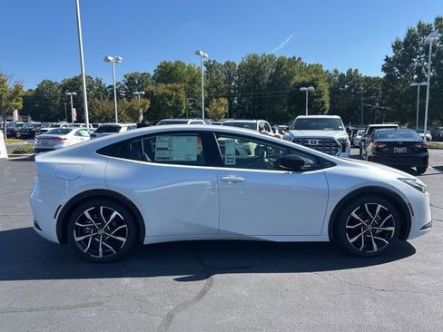 New 2026 Toyota Prius Plug-In Hybrid image 4