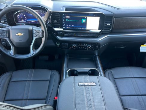 Used 2025 Chevrolet Silverado 2500 High Country w/ High Country Premium Package image 13