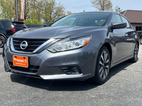 Used 2017 Nissan Altima 2.5 SV image 4