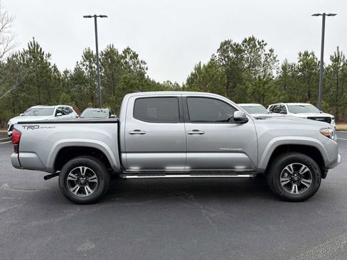 Used 2019 Toyota Tacoma TRD Sport image 30