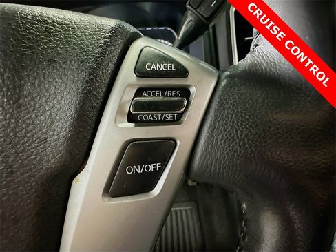 Used 2018 Nissan Titan SL w/ Midnight Edition image 31