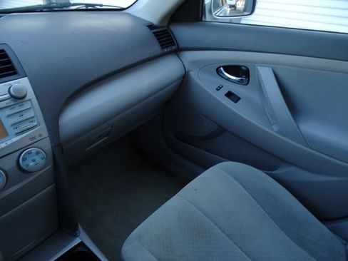 Used 2009 Toyota Camry LE image 32