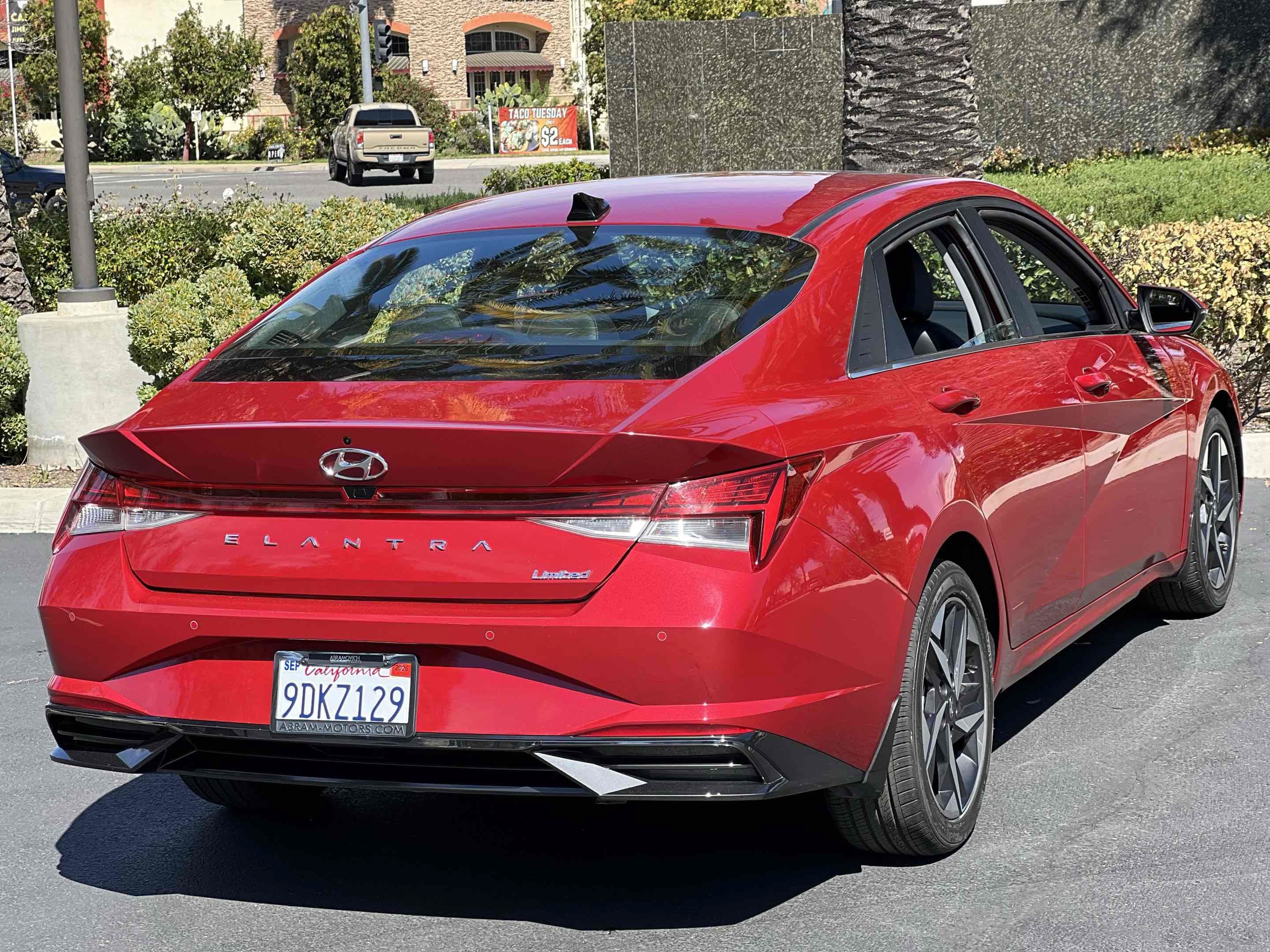 Used 2023 Hyundai Elantra Limited FWD image 65