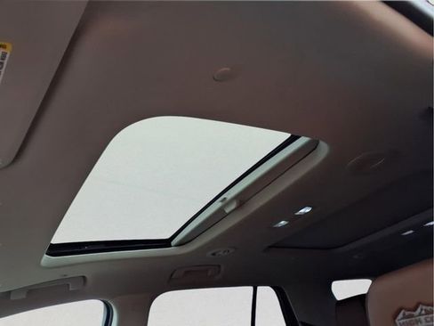 Certified 2019 Chevrolet Traverse High Country image 21