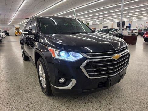 Used 2020 Chevrolet Traverse LT AWD/4WD image 3