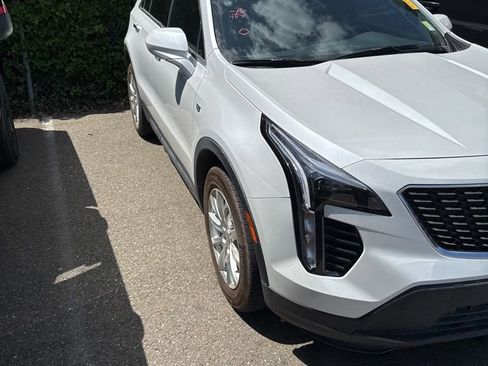 Used 2023 Cadillac XT4 Luxury w/ Cold Weather Package FWD image 2
