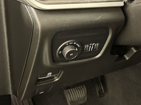 Used 2023 Jeep Grand Cherokee L Limited w/ Trailer Tow Group (B) image 12