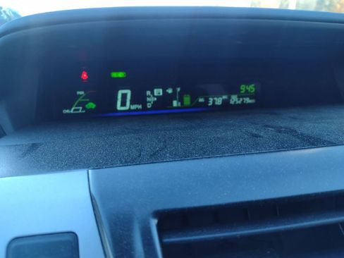 Used 2014 Toyota Prius V Three image 21