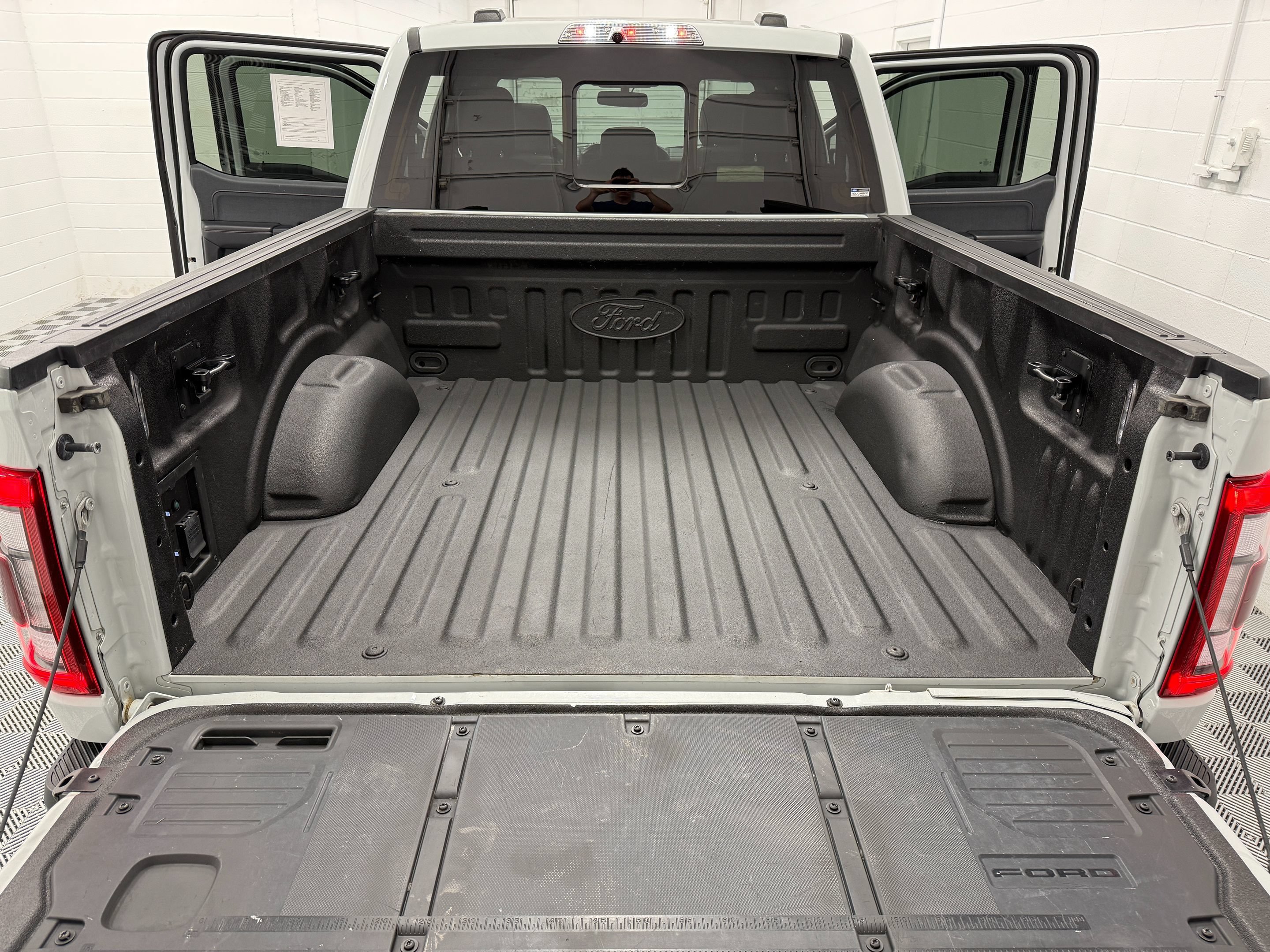 Used 2023 Ford F150 Raptor w/ Raptor Carbon Fibre Package AWD/4WD image 43