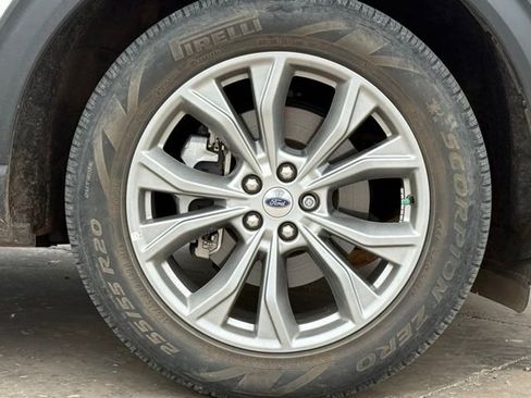 Used 2022 Ford Explorer XLT w/ Equipment Group 202A image 9