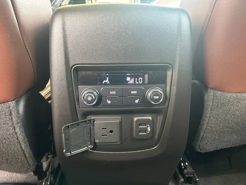 Used 2019 Buick Enclave Avenir w/ Avenir Technology Package FWD image 16