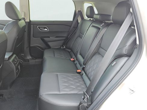 New 2026 Nissan Rogue Platinum AWD/4WD image 18