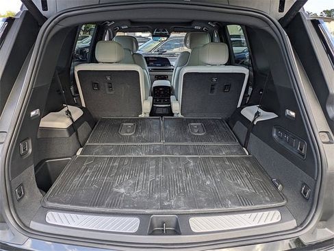 New 2026 Cadillac Vistiq Luxury image 12