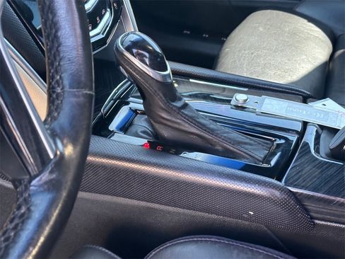 Used 2013 Cadillac XTS Platinum image 10