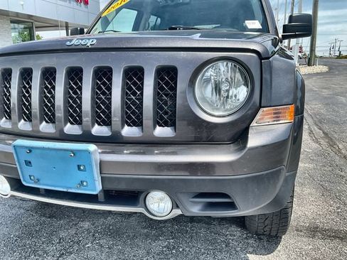 Used 2016 Jeep Patriot High Altitude AWD/4WD image 37