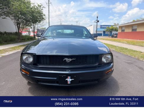 Used 2007 Ford Mustang Premium image 2