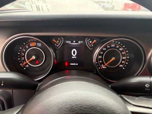 Used 2021 Jeep Wrangler Sport image 13