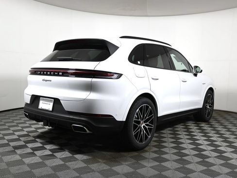 Used 2026 Porsche Cayenne E-Hybrid AWD/4WD image 7