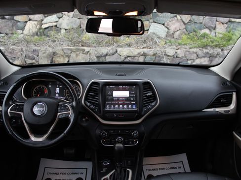 Used 2018 Jeep Cherokee Limited image 13