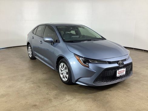 Used 2020 Toyota Corolla LE FWD image 4