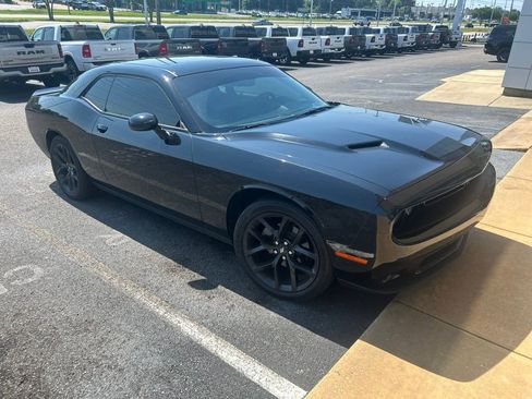 Used 2023 Dodge Challenger SXT w/ Blacktop Package RWD image 9