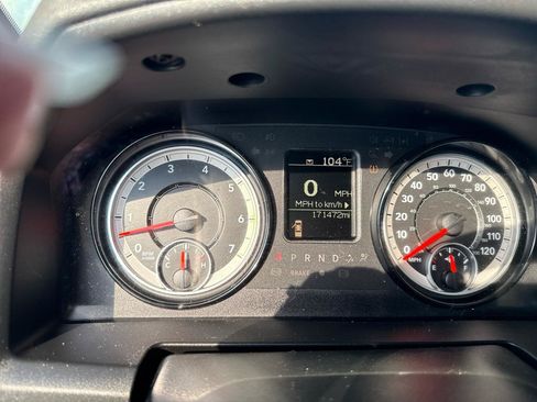 Used 2018 RAM 1500 Tradesman w/ Chrome Appearance Group AWD/4WD image 9