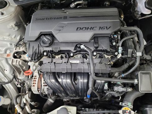 Used 2022 Hyundai Elantra SEL FWD image 30