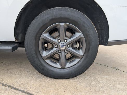 Used 2018 Ford Expedition XLT w/ Equipment Group 202A image 9