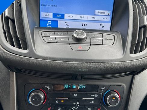 Used 2017 Ford Escape SE w/ Equipment Group 201A AWD/4WD image 12