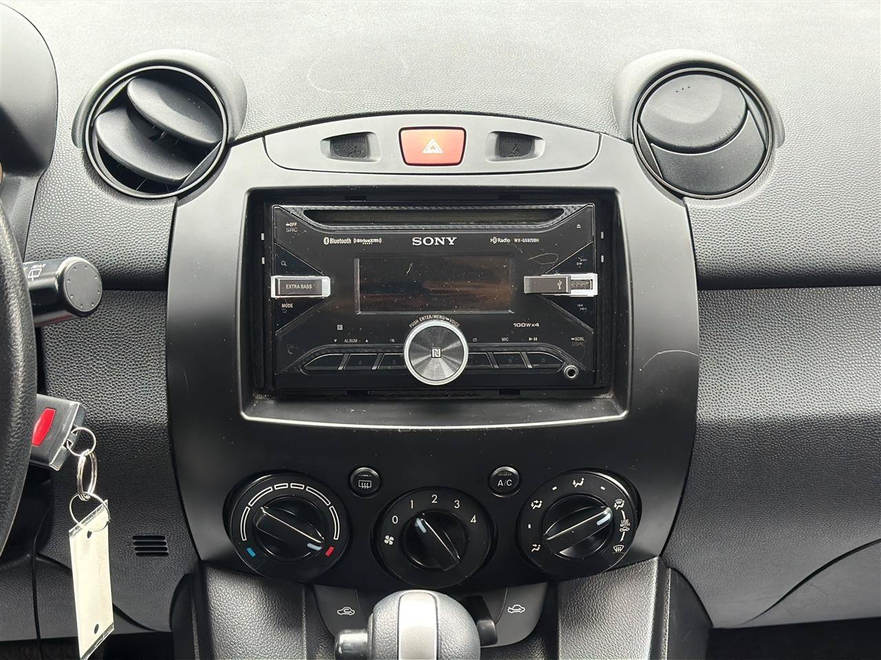 Used 2014 MAZDA MAZDA2 Sport FWD image 17
