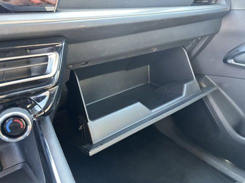 Used 2025 Chevrolet Traverse LT image 15