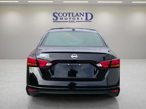Used 2025 Nissan Altima 2.5 SV FWD image 7