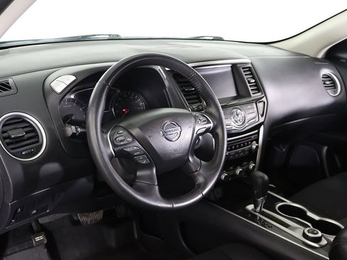 Used 2019 Nissan Pathfinder SV image 25