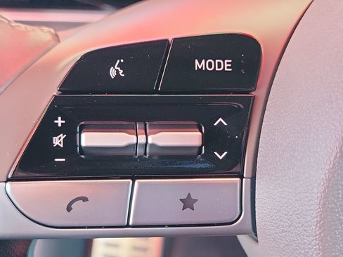 Certified 2025 Hyundai Elantra Sport FWD image 8