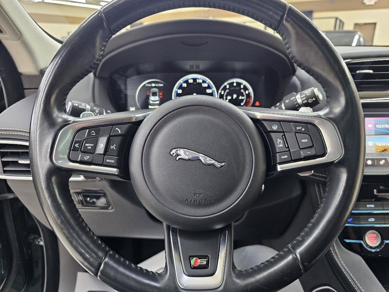 Used 2017 Jaguar F-PACE S AWD/4WD image 29