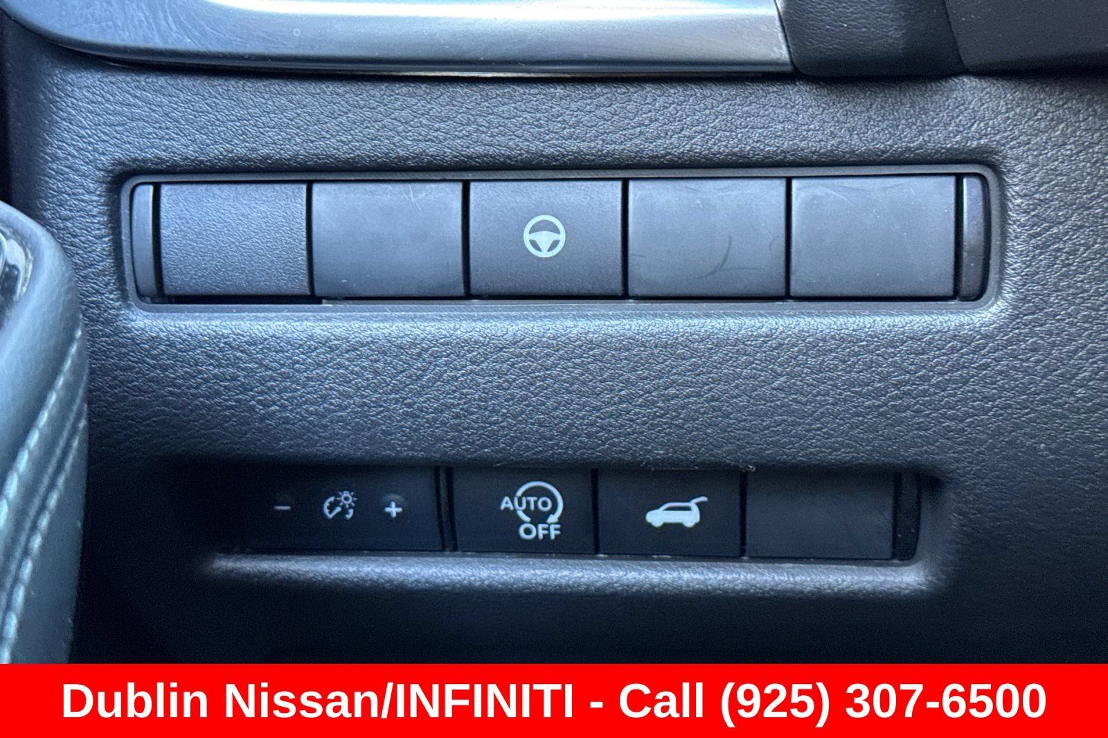 Used 2024 Nissan Rogue SL AWD/4WD image 43